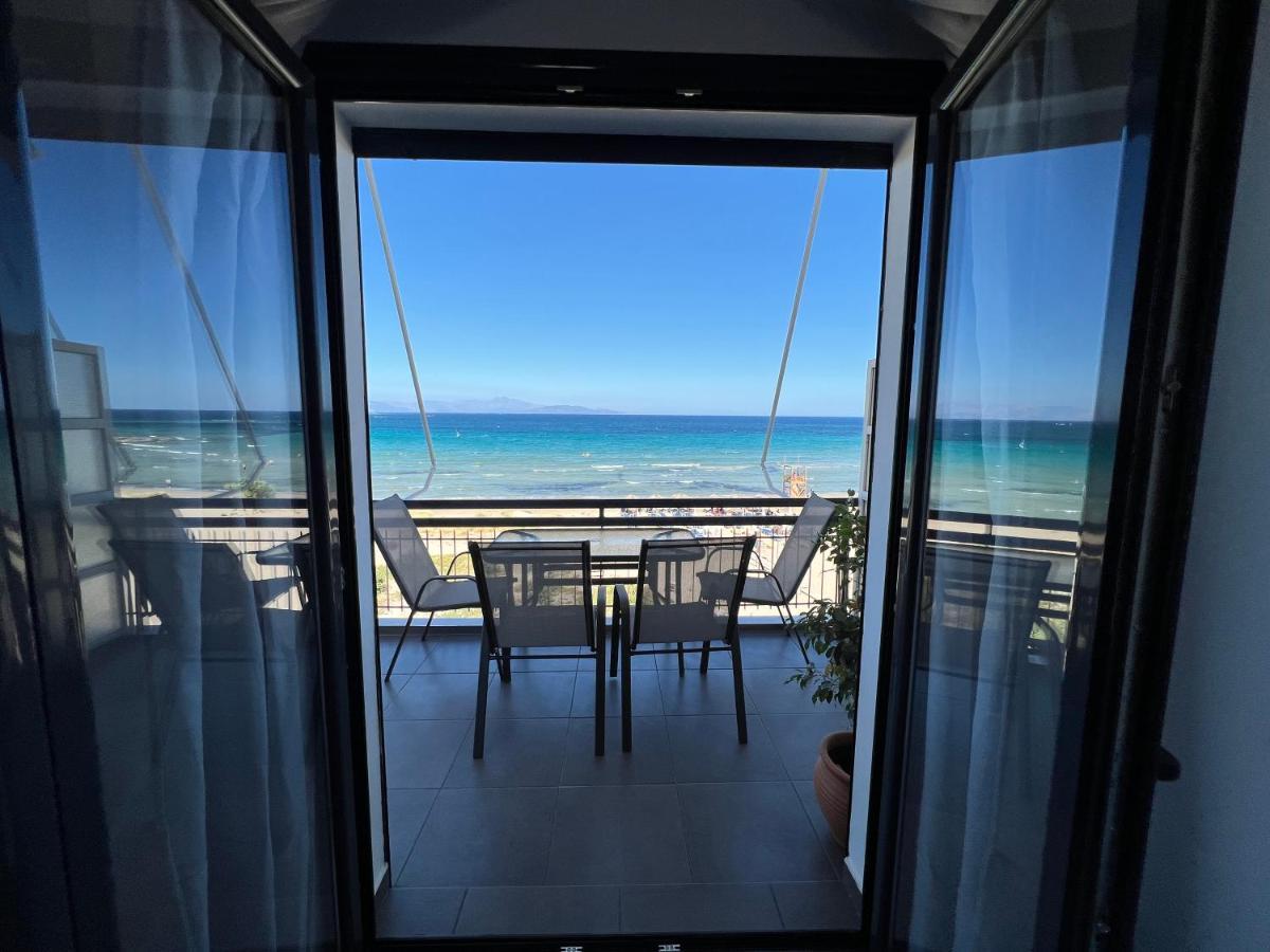 Medora By The Sea Near Airport Apartment Artemida  Exterior foto